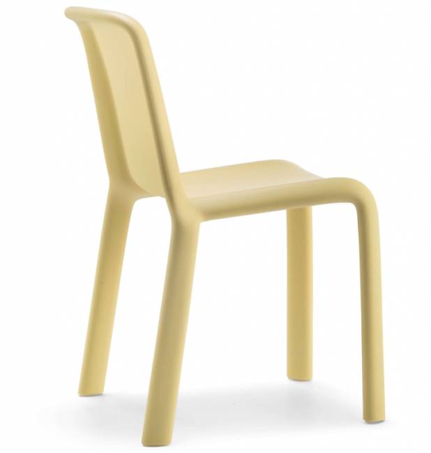 Стул пластиковый детский Snow Junior желтый 420х450х625 мм