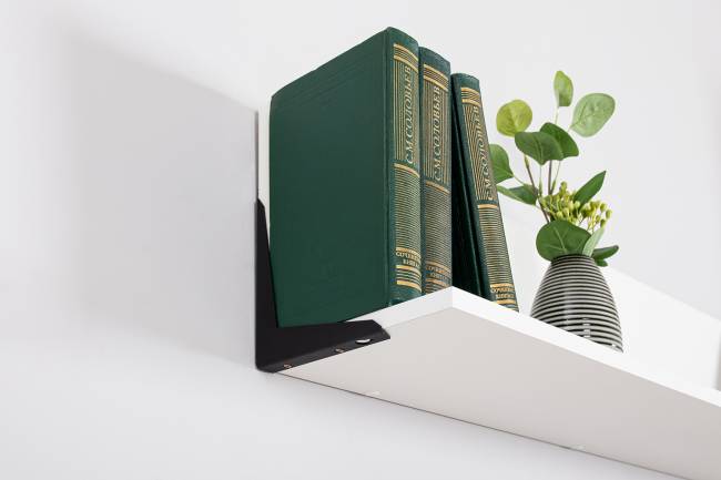 Комод для ТВ-аппаратуры с навесной полкой и широкий сервант Валенсия цвет белый шагрень