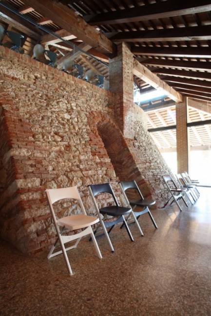 Стул пластиковый складной Compact горчичный 435х470х775 мм Стул пластиковый складной Compact горчичный 435х470х775 мм