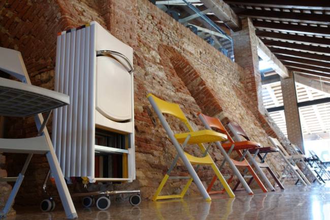 Стул пластиковый складной Compact горчичный 435х470х775 мм Стул пластиковый складной Compact горчичный 435х470х775 мм