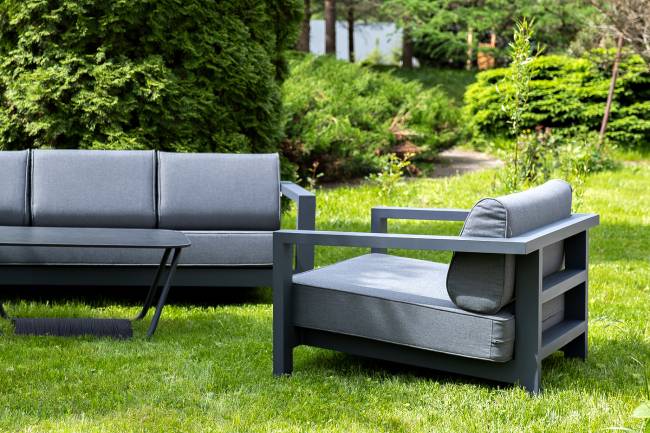 "Гранада" лаунж-зона из алюминия со столиком из HPL