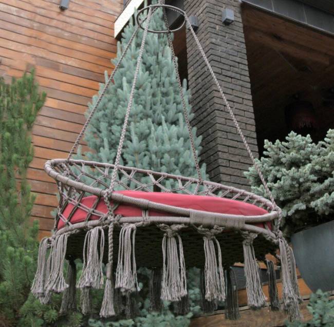 Кресло ARUBA с бежевой подушкой